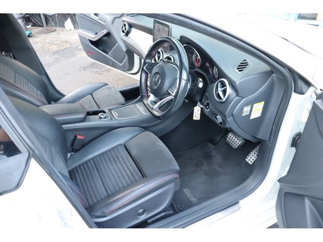 Mercedes Benz CLA-CLASS 2017-01 9516-2