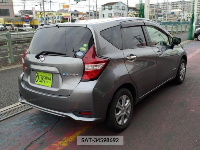Nissan NOTE 2017-02 387133-1