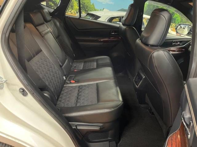 Toyota HARRIER 2017-04 181805-9