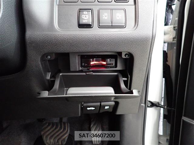 Nissan SERENA 2022-07 379430-13