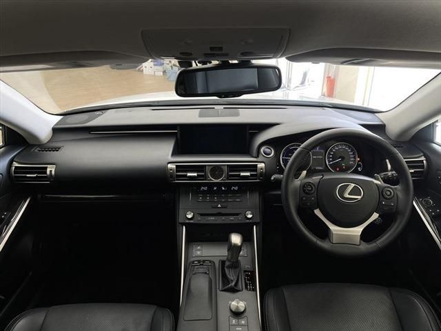 Lexus IS 2014-10 20757-18
