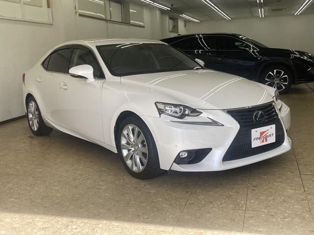Lexus IS 2014-10 20757-2
