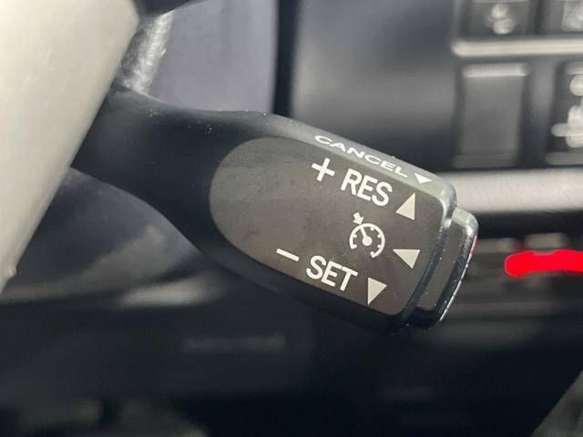 Toyota VOXY 2021-06 181414-6