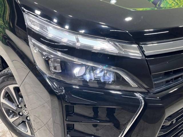 Toyota VOXY 2021-06 181414-13