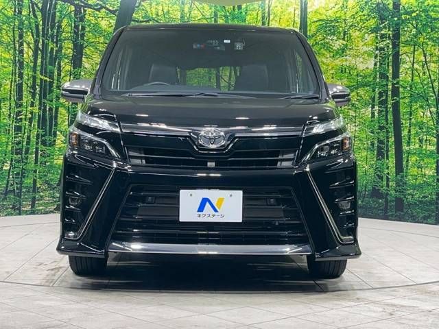 Toyota VOXY 2021-06 181414-15