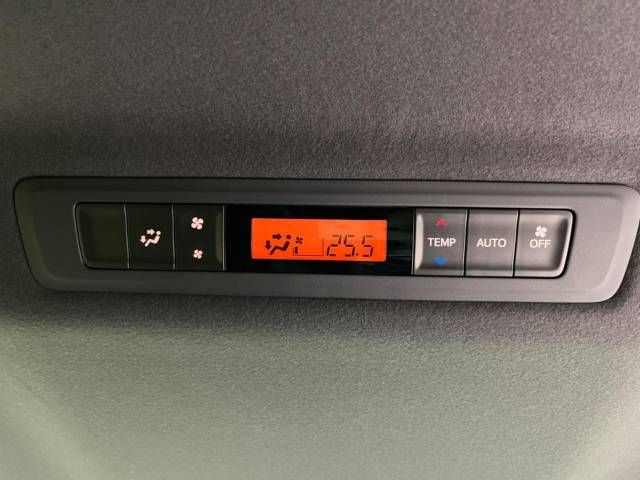 Toyota VOXY 2021-06 181414-7