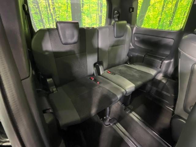 Toyota VOXY 2021-06 181414-10
