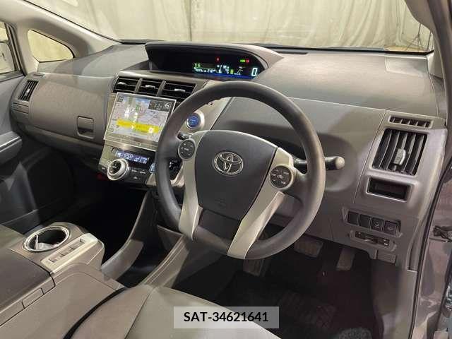 Toyota PRIUS ALPHA 2012-12 224782-12