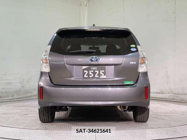 Toyota PRIUS ALPHA 2012-12 224782-9