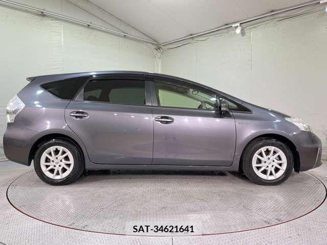 Toyota PRIUS ALPHA 2012-12 224782-7