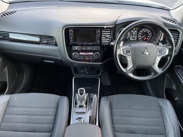 Mitsubishi OUTLANDER PHEV 2015-09 17545-18