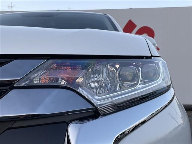 Mitsubishi OUTLANDER PHEV 2015-09 17545-8