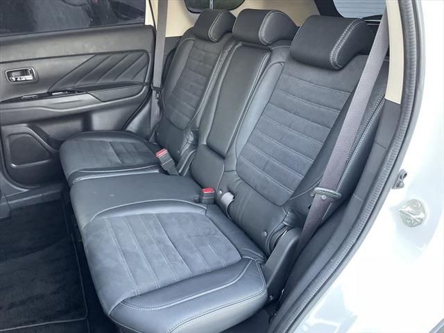 Mitsubishi OUTLANDER PHEV 2015-09 17545-22
