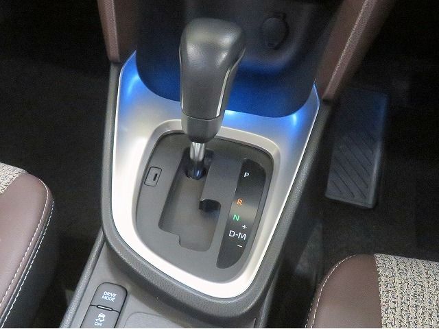Toyota YARIS CROSS 2020-10 7604-11