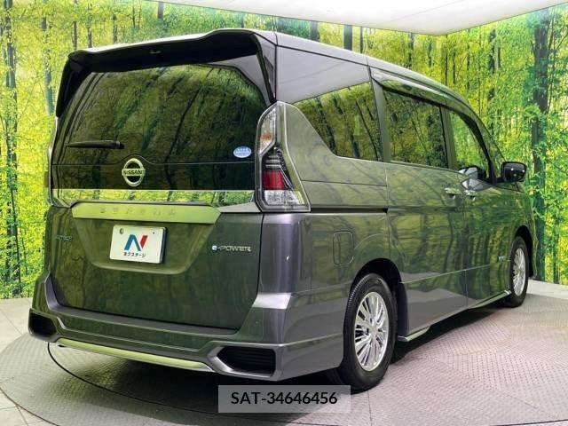 Nissan SERENA 2018-04 332359-18