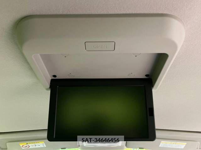 Nissan SERENA 2018-04 332359-6