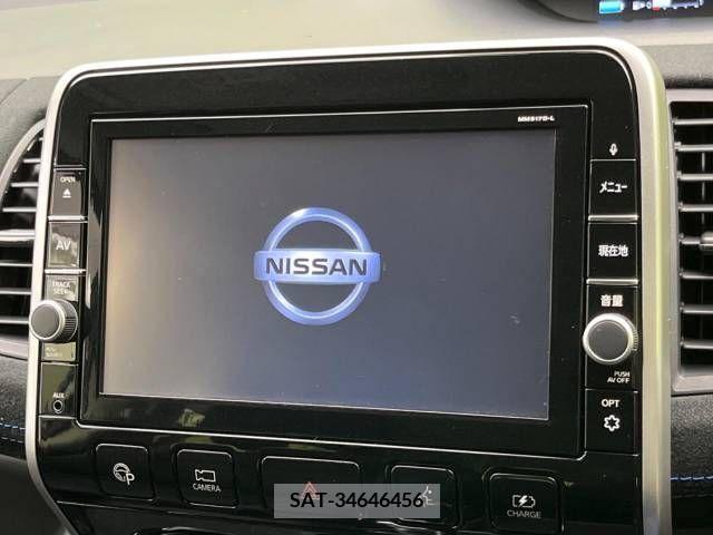 Nissan SERENA 2018-04 332359-4