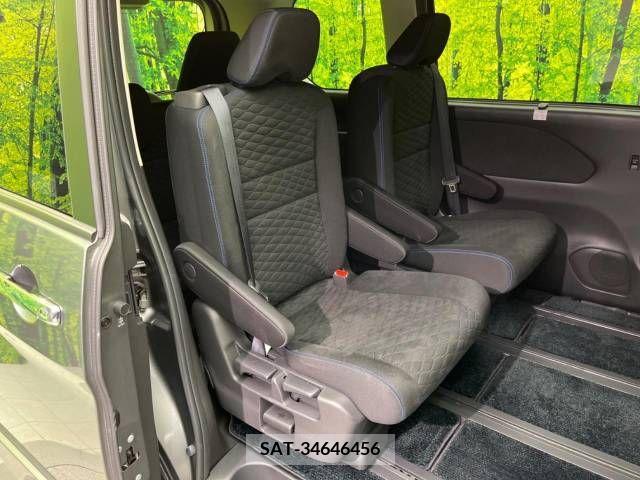 Nissan SERENA 2018-04 332359-9