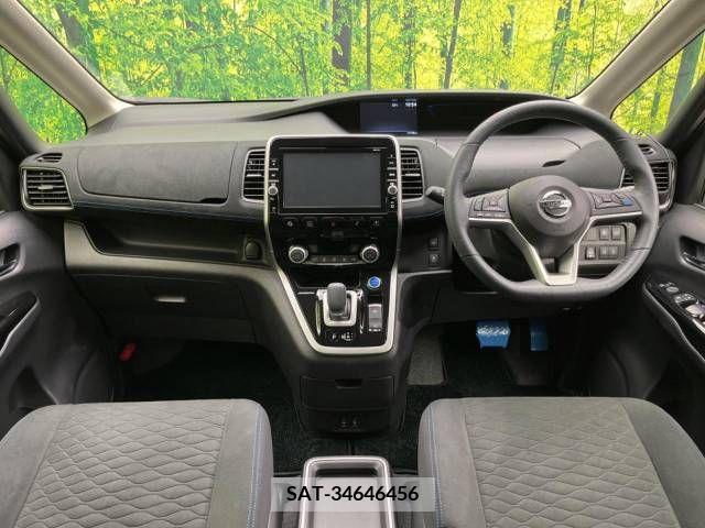 Nissan SERENA 2018-04 332359-1