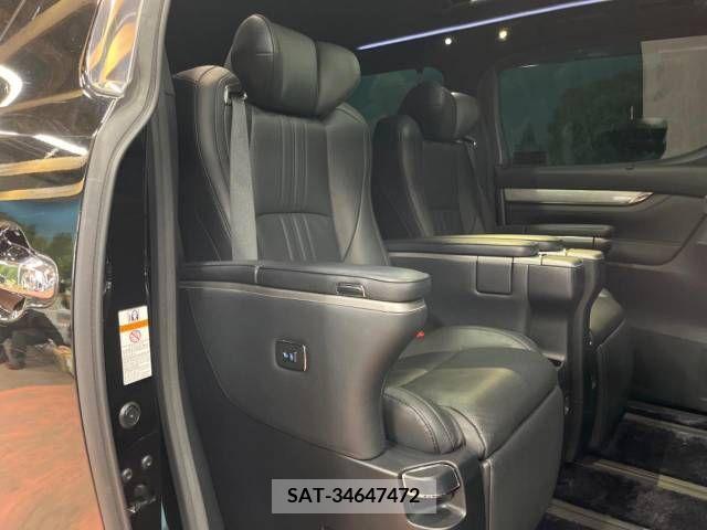 Toyota ALPHARD 2018-08 221436-9