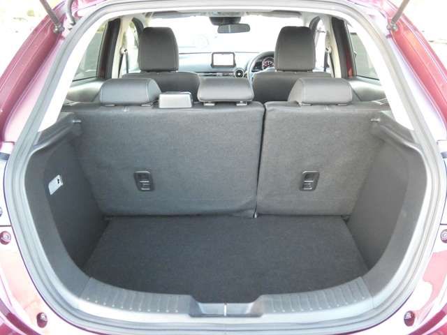 Mazda DEMIO 2017-09 18407-8