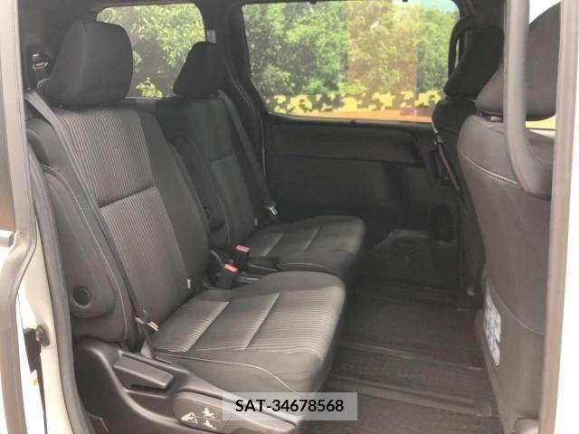 Toyota VOXY 2018-06 217280-9