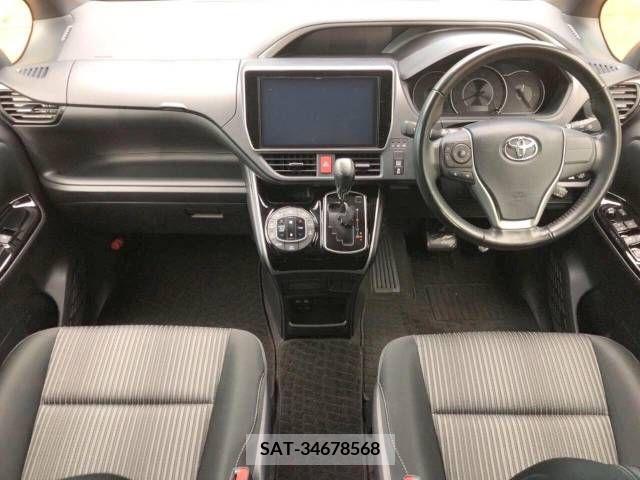 Toyota VOXY 2018-06 217280-1