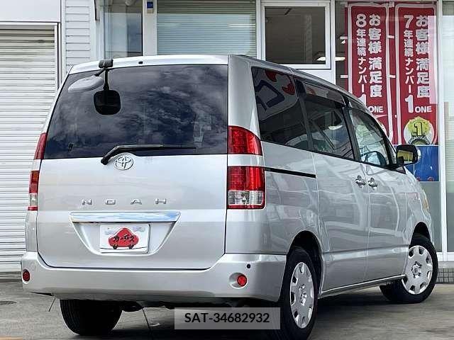 Toyota NOAH 2005-10 392823-2