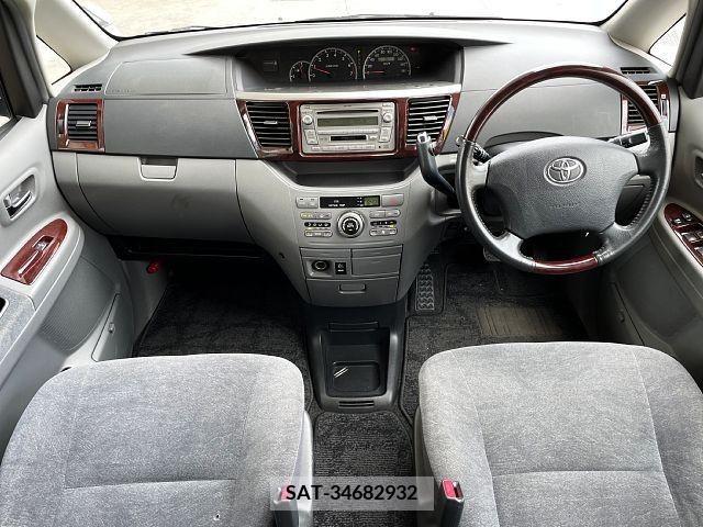 Toyota NOAH 2005-10 392823-1