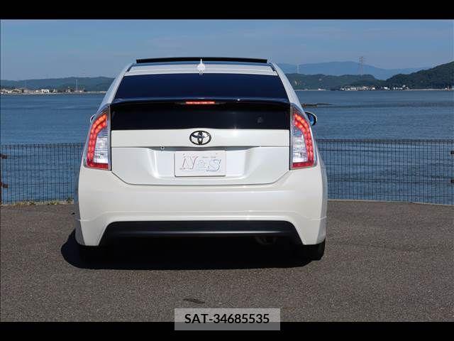 Toyota PRIUS 2014-07 387039-4