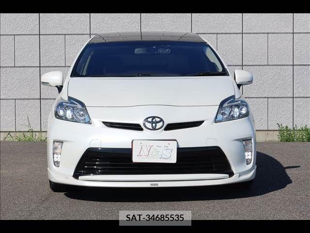 Toyota PRIUS 2014-07 387039-1