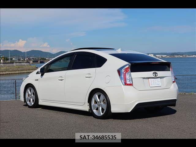 Toyota PRIUS 2014-07 387039-3