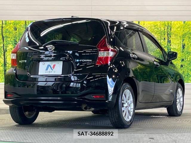 Nissan NOTE 2019-06 305476-17