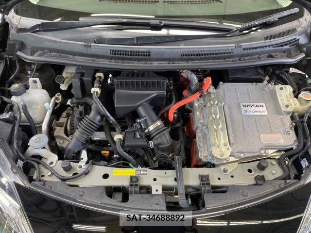 Nissan NOTE 2019-06 305476-18