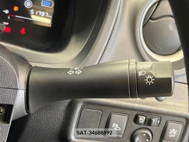 Nissan NOTE 2019-06 305476-12