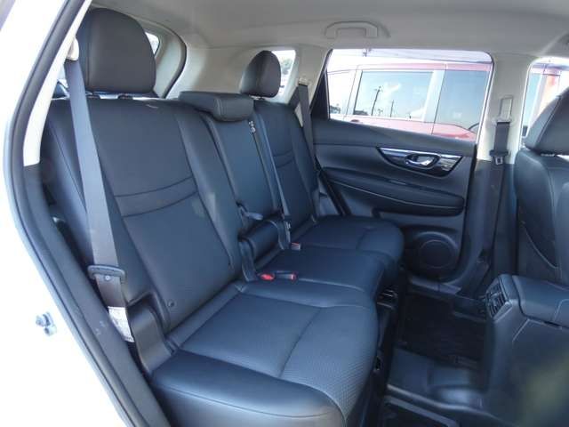 Nissan X-TRAIL 2017-01 182699-28