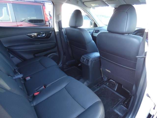 Nissan X-TRAIL 2017-01 182699-27