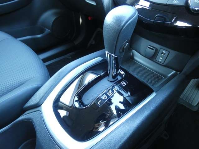 Nissan X-TRAIL 2017-01 182699-17