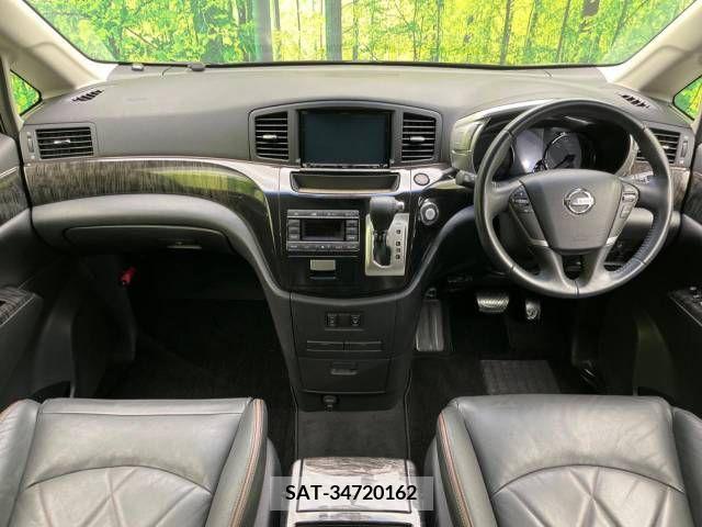 Nissan ELGRAND 2015-05 214116-1