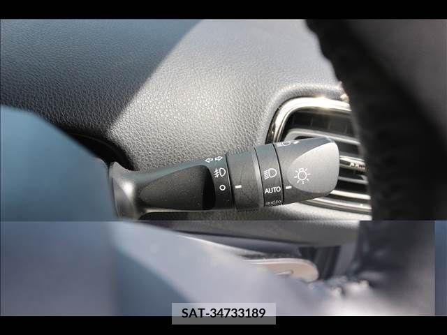 Toyota PRIUS 2021-06 352030-28