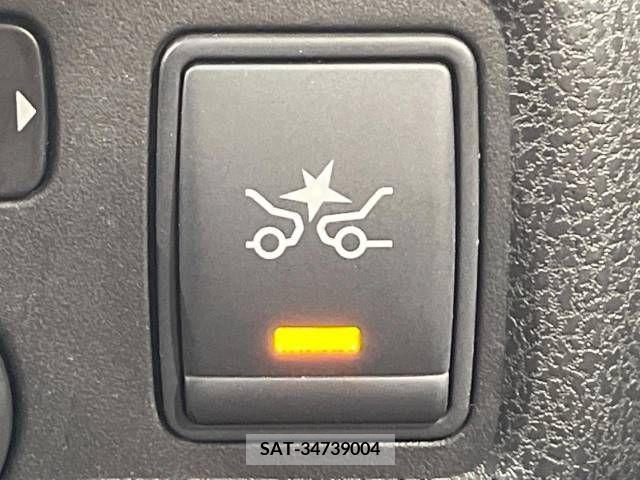 Nissan NOTE 2015-04 210858-4