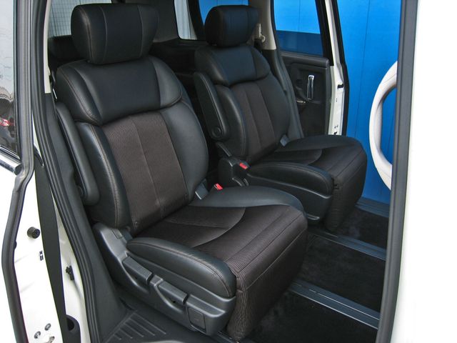 Nissan ELGRAND 2018-02 3304-25