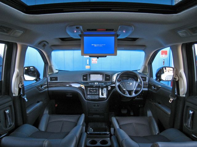 Nissan ELGRAND 2018-02 3304-14