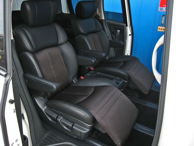 Nissan ELGRAND 2018-02 3304-26
