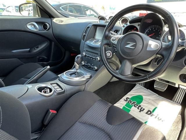 Nissan FAIRLADY Z 2013-06 13743-11