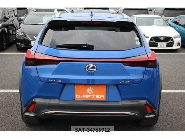 Lexus UX 2018-11 388426-9