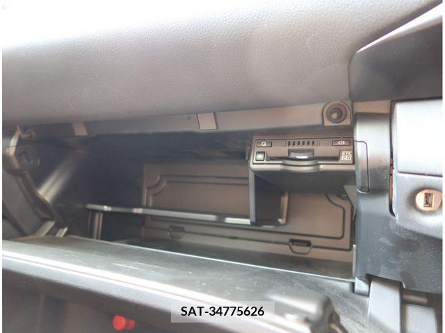 Lexus UX 2019-08 313541-15