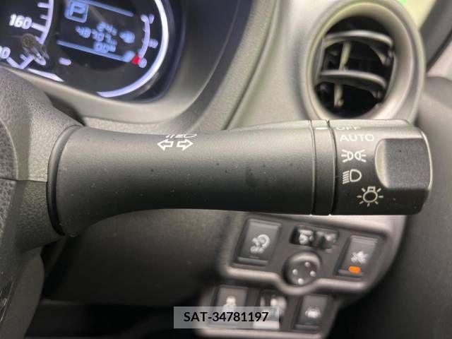 Nissan NOTE 2015-03 302373-7