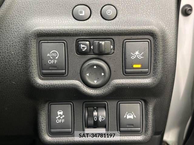 Nissan NOTE 2015-03 302373-4