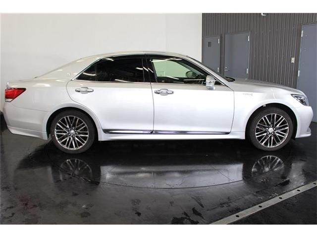 Toyota CROWN SEDAN 2016-10 187255-6